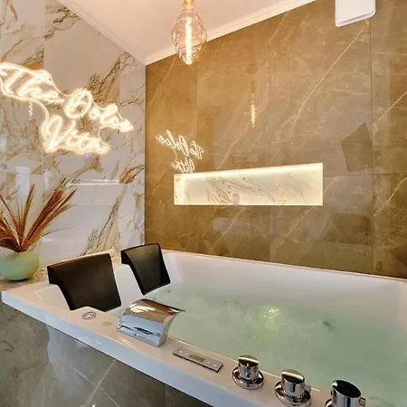 Luxury Dolce Jacuzzi *